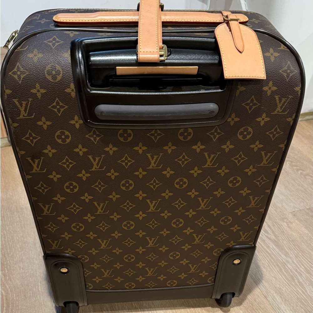 Louis Vuitton Monogram Pegase 50 - Picture 9 of 15